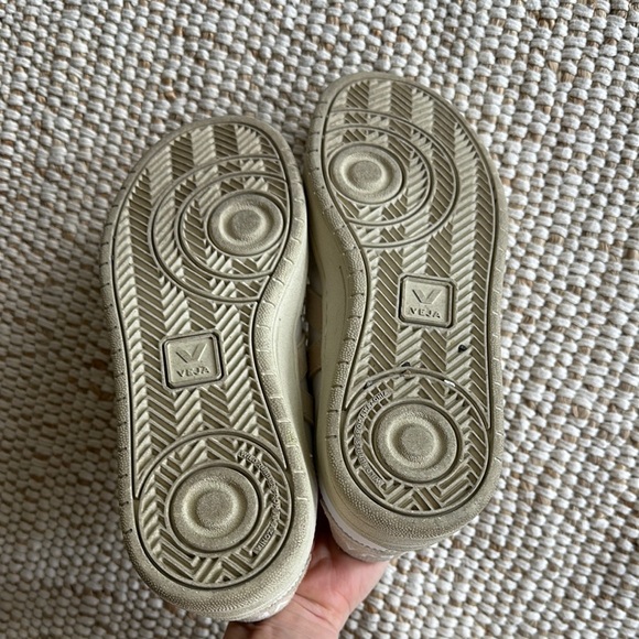 Veja Recife Logo Sneaker White-Natural - Picture 2 of 6